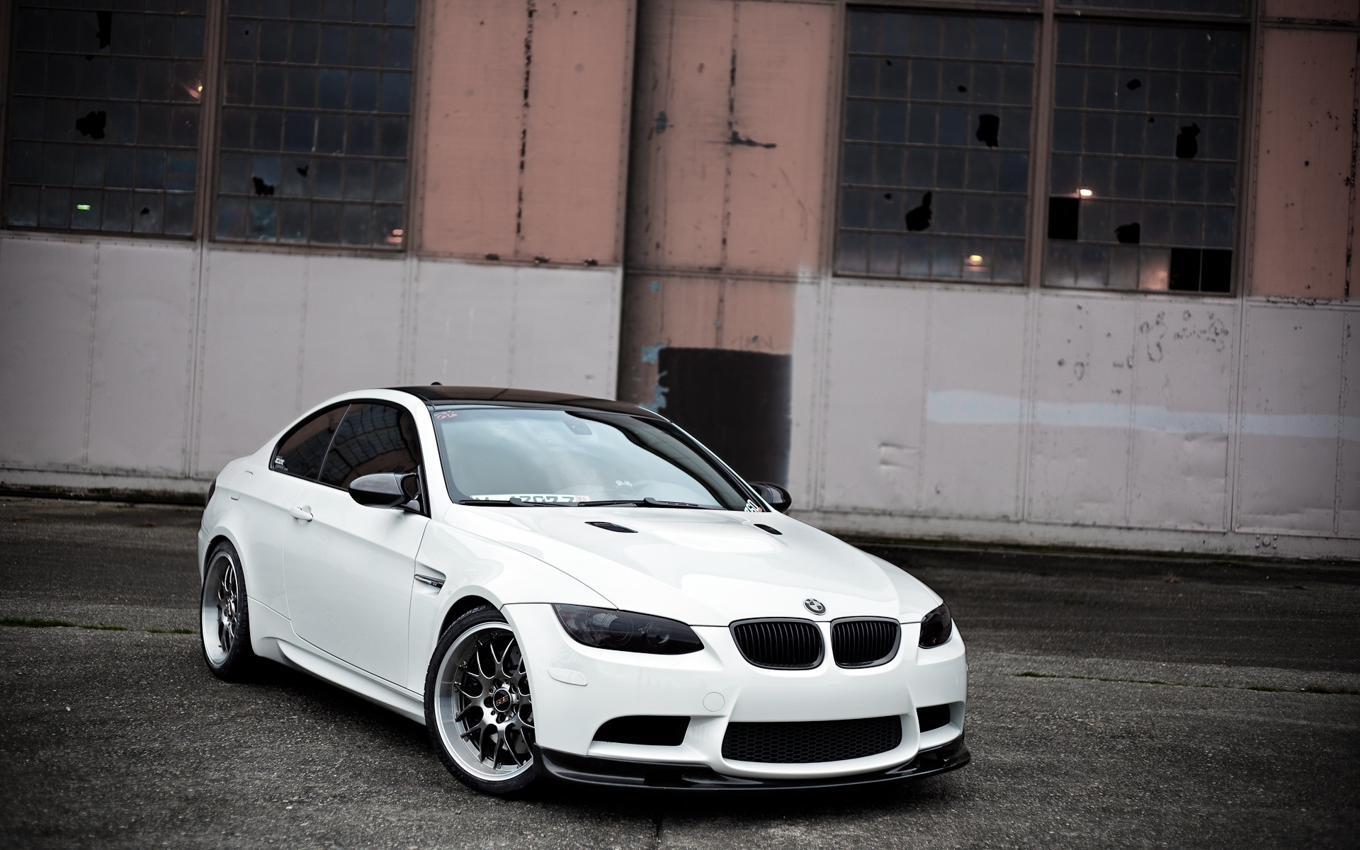 Белую машину бмв. БМВ м3 е92. BMW m3 белая. BMW m3 e92 White. BMW e92 белая.
